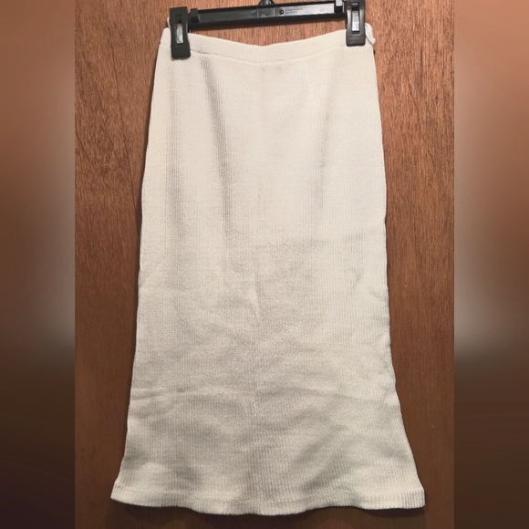 Judy Knapp Dresses & Skirts - Judy Knapp beautiful white sparkling knit sweater skirts szM/S